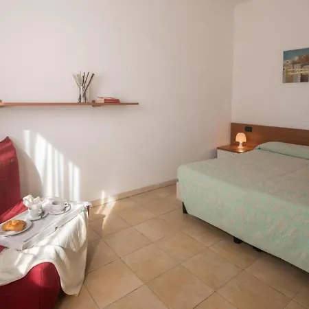 Stylish Le Fontane 1 Bedroom Num2505