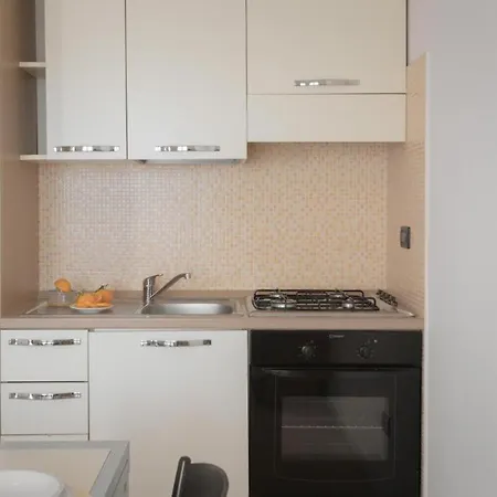 Apartment Stylish Le Fontane 1 Bedroom Num2505 *